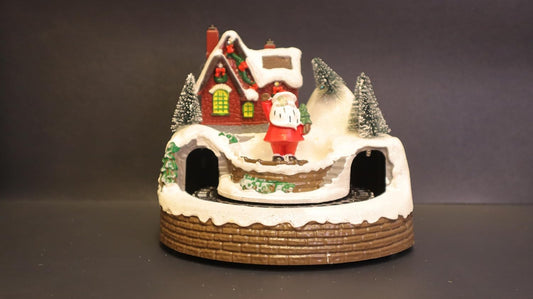 Christmas Village Musical Snow Globe, LED Light Up Winter Scene with House and Trees, Holiday Decor, 19 x 14 cm